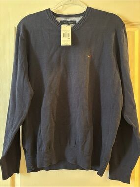 NWT Tommy Hilfiger Men’s navy blue pullover crew neck size M